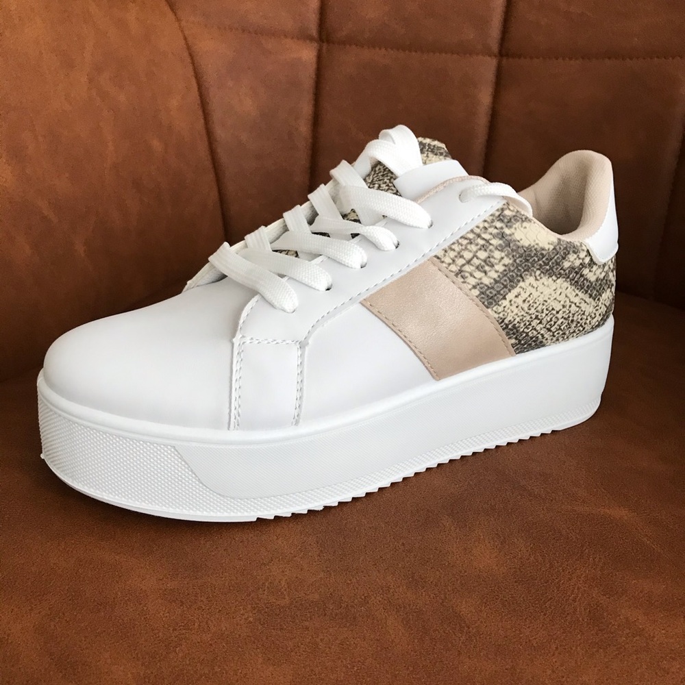 LAST PAIR! š 5āļø Snakeskin Platform Animal S⦠- Picture 4 of 8